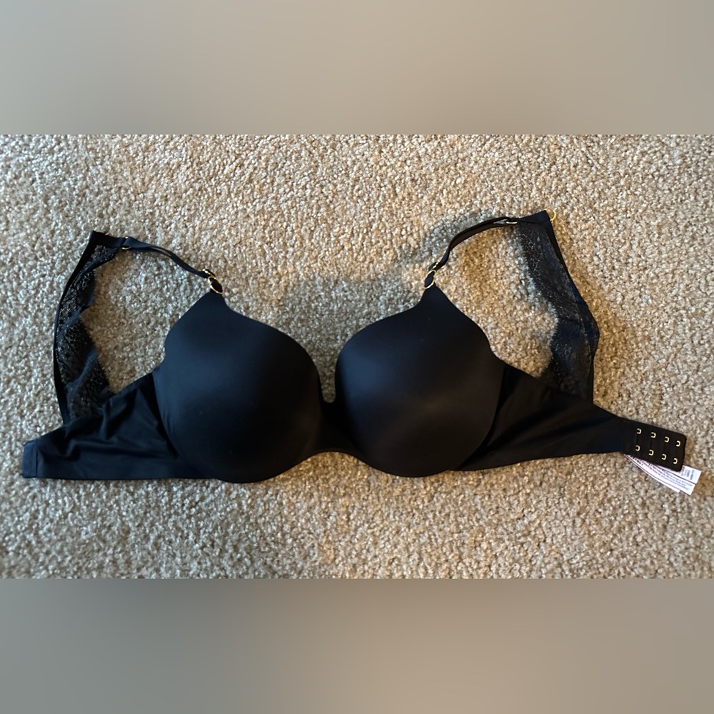 Incredible by Victoria Secret bra perfect coverage lightly lined